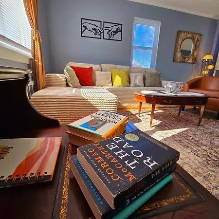 Under The Sunlight Apartment